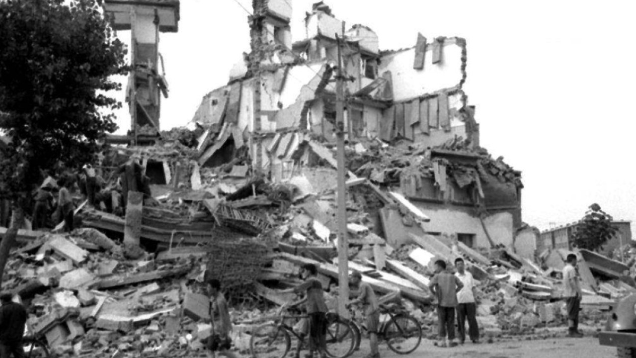 1976 Tangshan Depremi: 240 Bin Kişi Hayatını Kaybetmişti