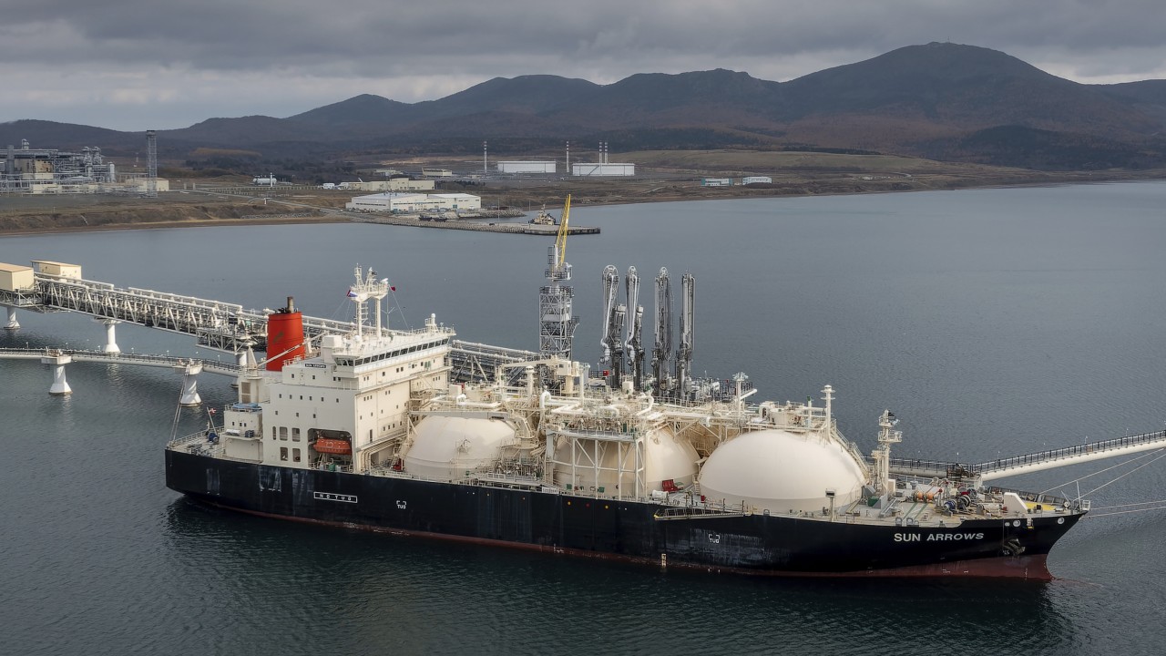 AB, Çin'in LNG Varlıklarına El Koyması Endişesiyle Rusya Yaptırımlarını Yumuşattı