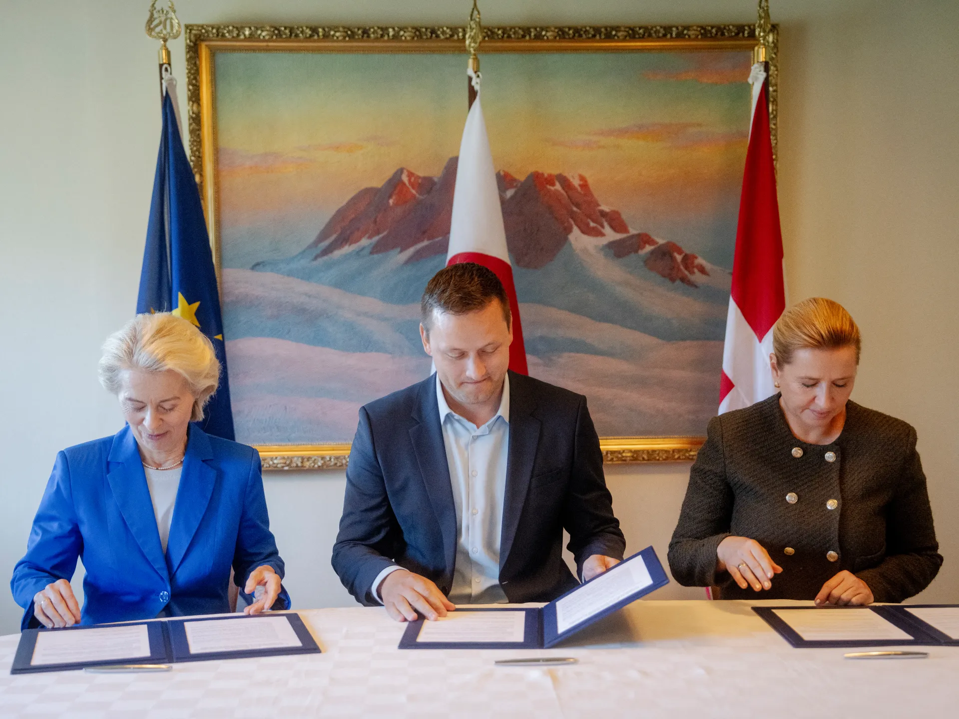AB, Trump tehditleri ortasında Grönland'a 200 milyon dolar yardım sözü verdi