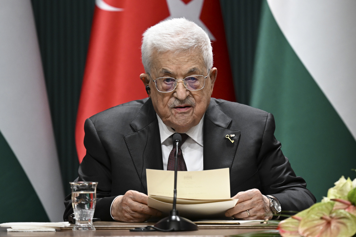 Abbas Filistin seçimlerini 2027'ye erteledi