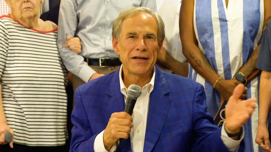 Abbott, Trump'ın San Antonio mitingine katılmıyor