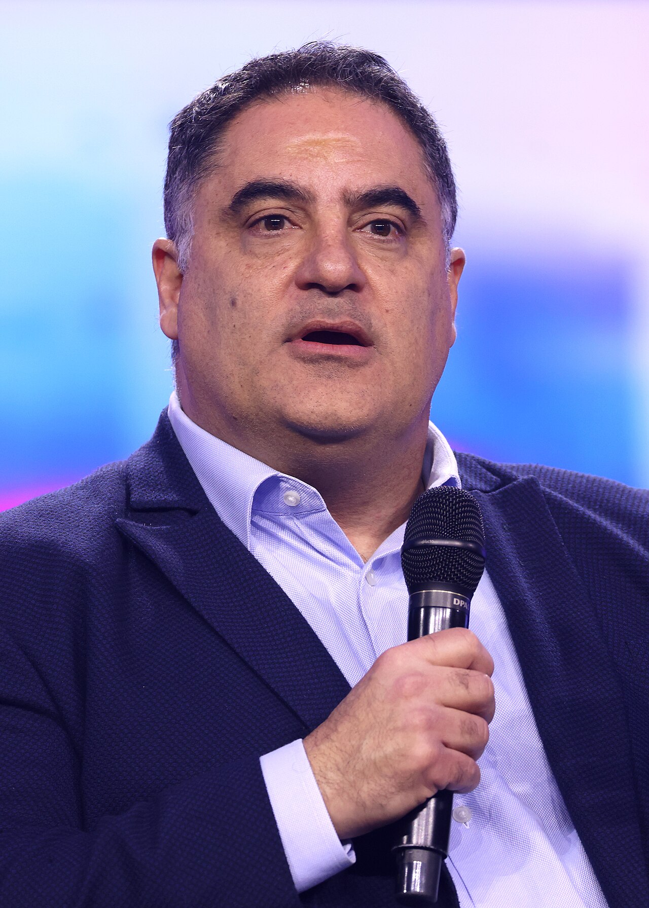 ABD'li sol yorumcu Uygur: İngiltere'nin yasağı Kafkaesk