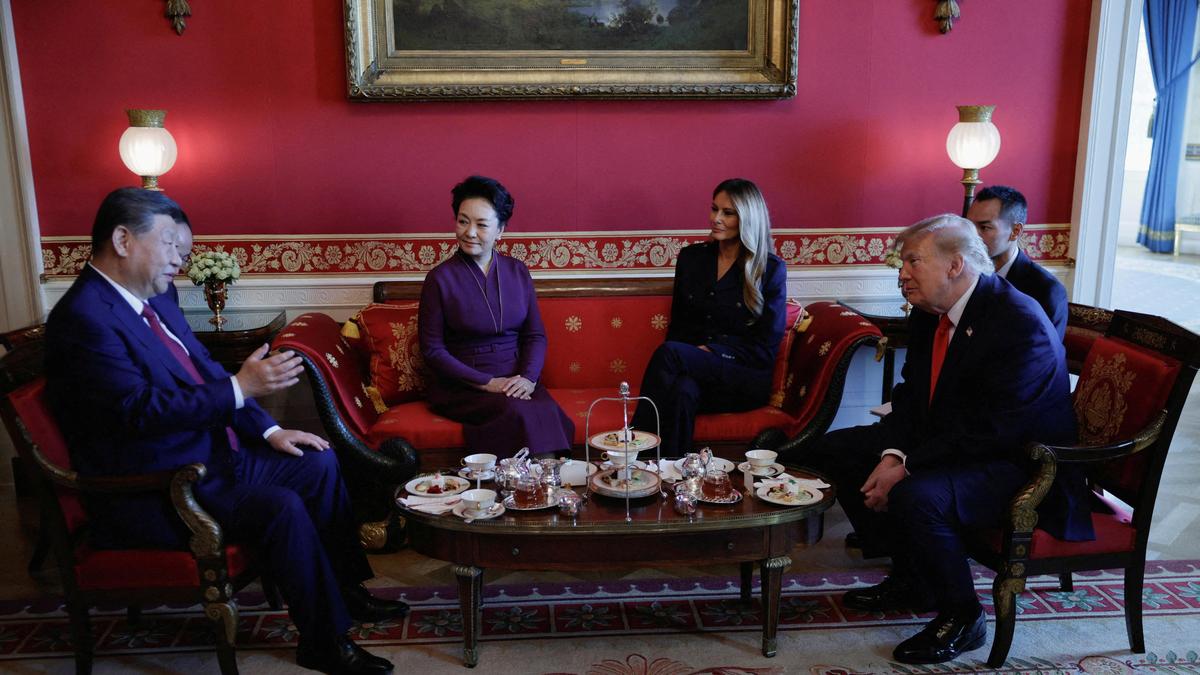 ABD Elçisi: Trump, Tayvan'a silah satışını savunurken Xi'ye ABD silahı almak isteyip istemediğini sordu