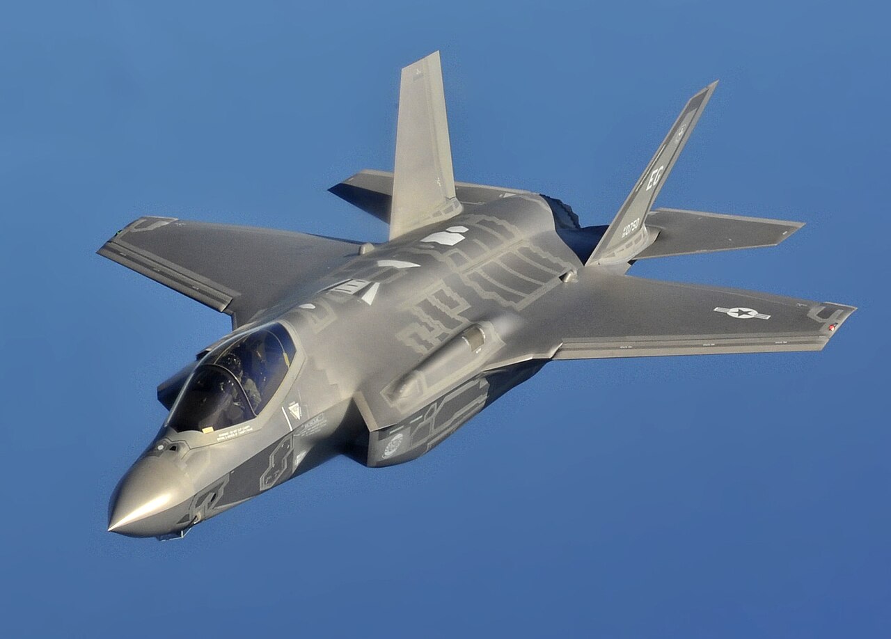 ABD'de F-35B savaş uçağı Kaliforniya'da düştü