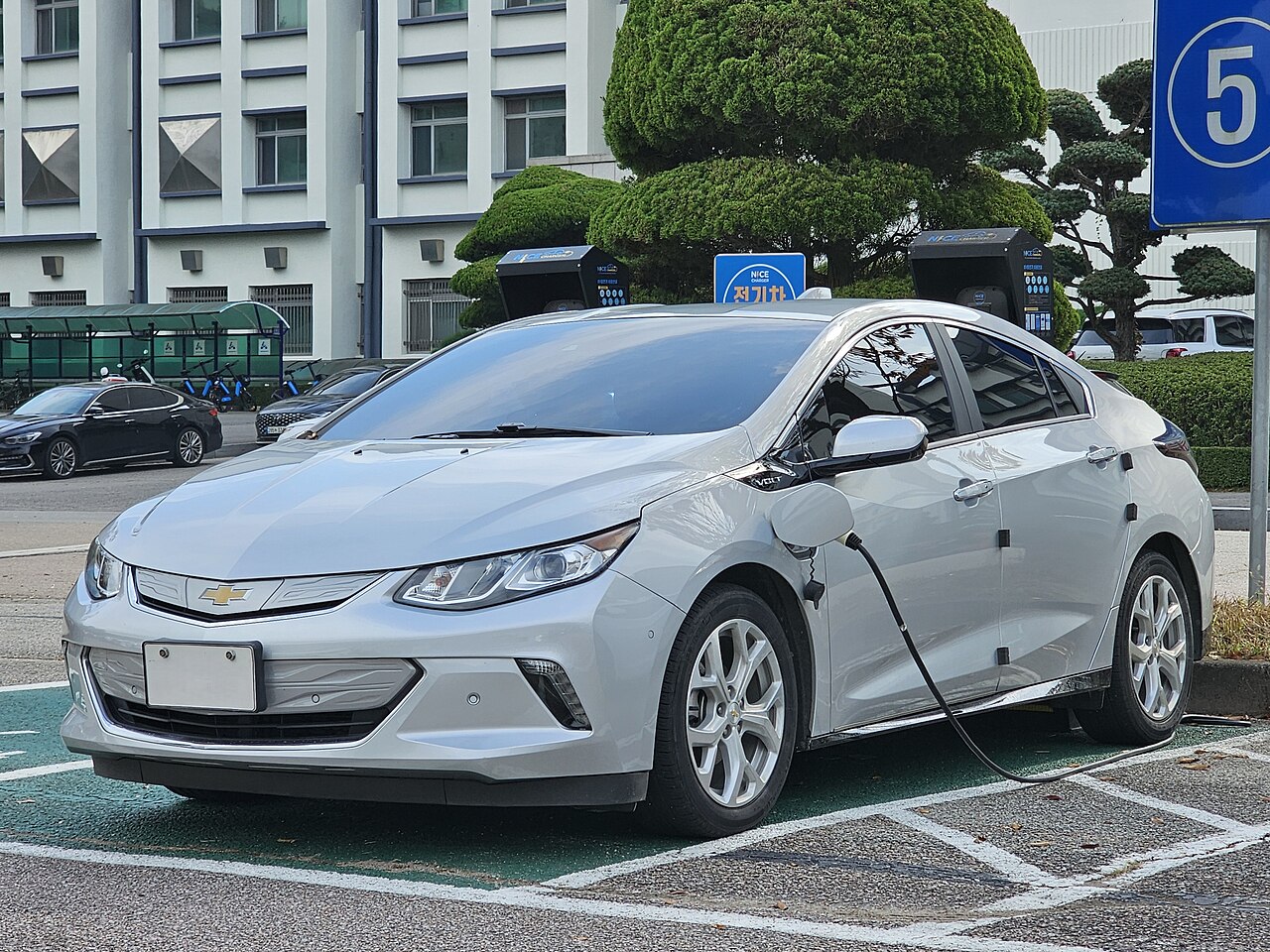 ABD, Ford'u Çinli Şirketlerle İşbirliği Konusunda Uyardı