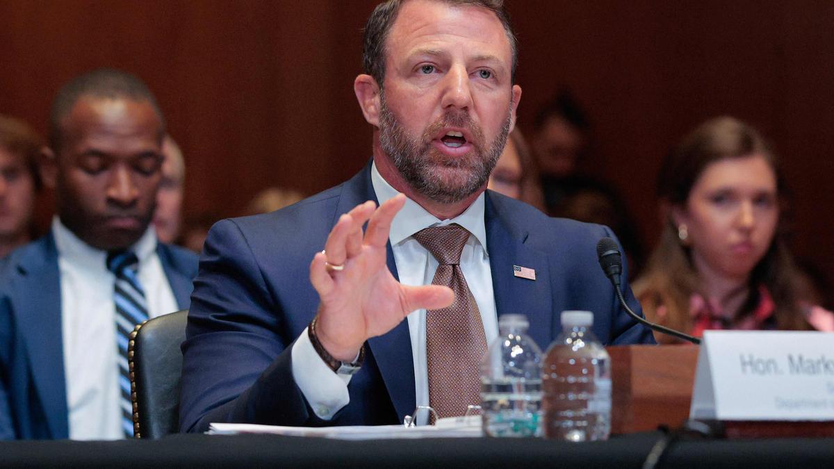 ABD'den H-1B vizesinde yeni düzen: 100 bin dolar ödeyen 15 günde alıyor