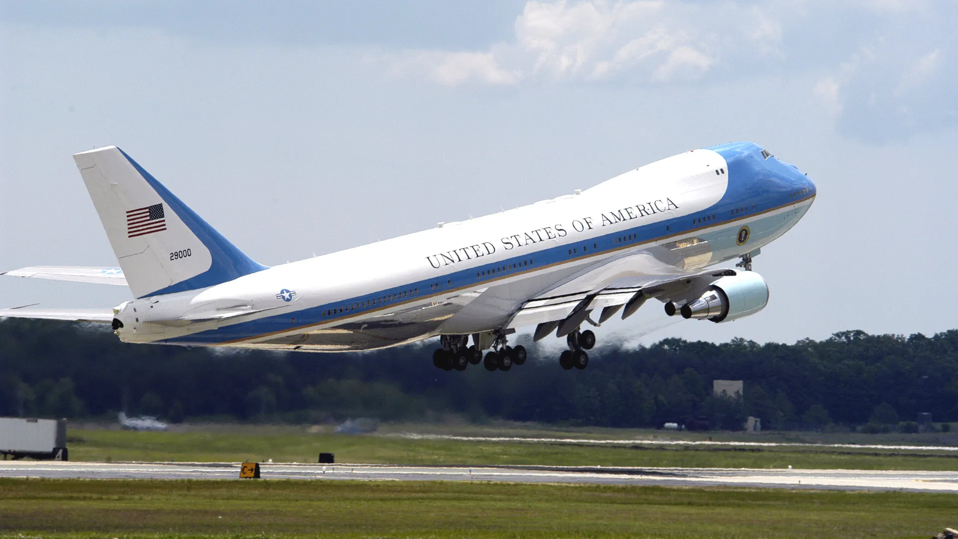 ABD Hava Kuvvetleri, Eski Air Force One'ı Emekli Etmiyor