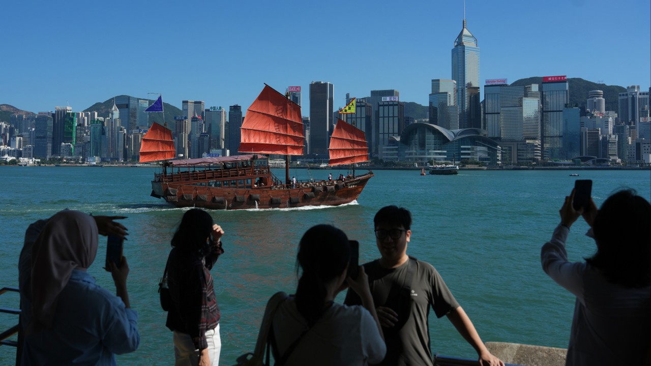 ABD ve İngiliz Şirketleri Hong Kong'a Yatırım Yapmaya Devam Ediyor