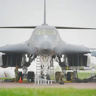 ABD, İran'a B-1 bombacısıyla nokta atışı