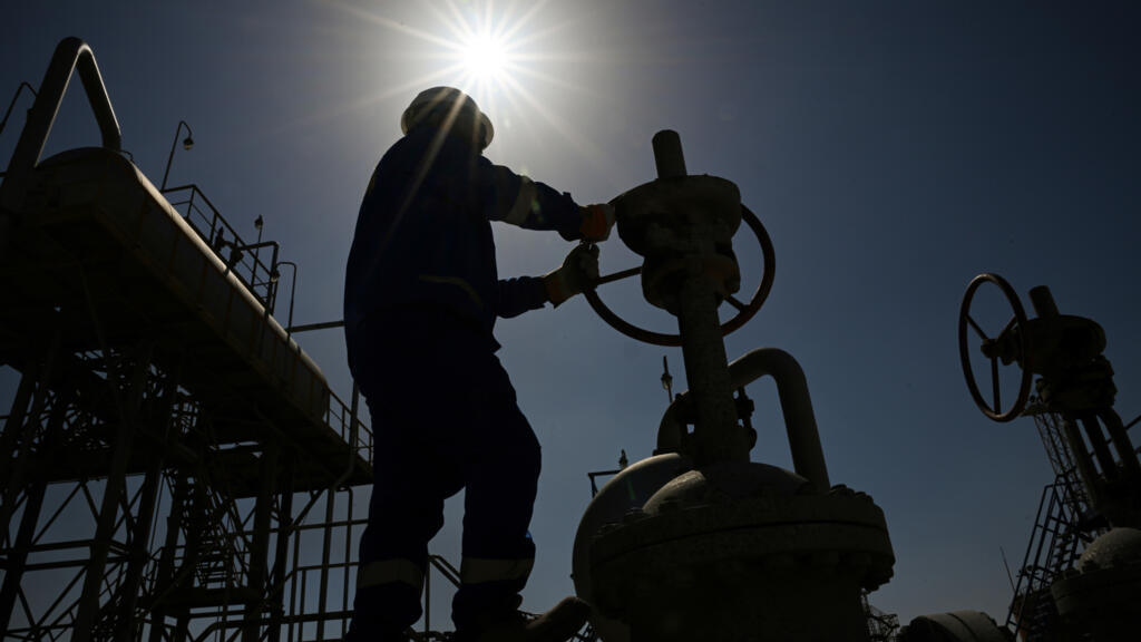 ABD'nin İran'a Saldırılara Ara Vermesi Petrol Fiyatlarını Geriletti