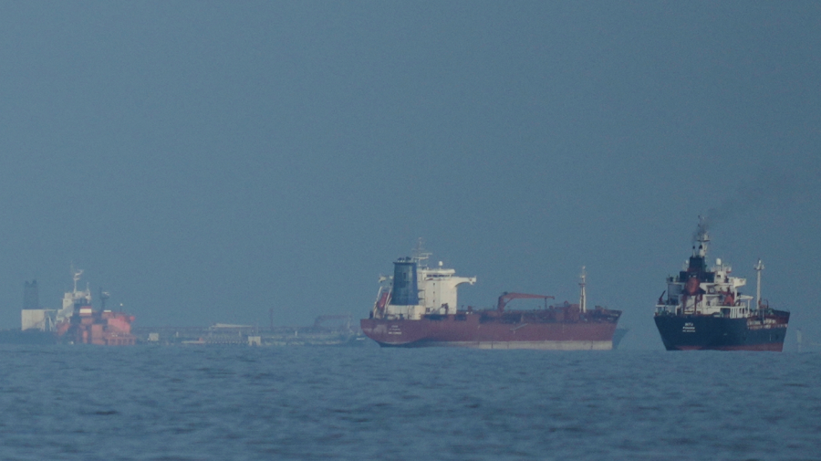 ABD ordusu, ablukayı ihlal eden petrol tankerini etkisiz hale getirdi