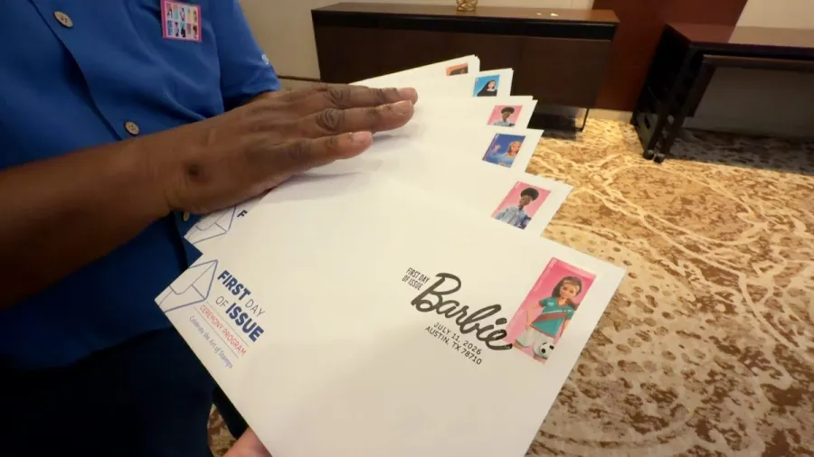 ABD Postası Barbie Forever Pullarını Tanıttı