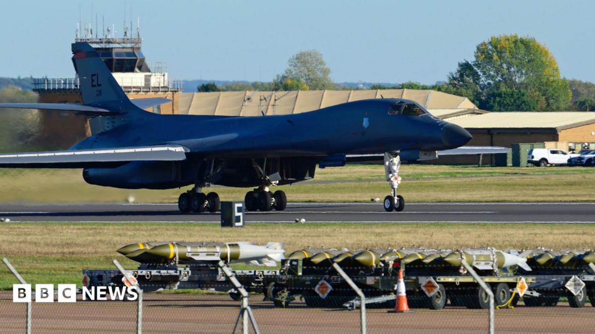 ABD, RAF Fairford'daki Tüm Bombardıman Uçaklarını Çekti