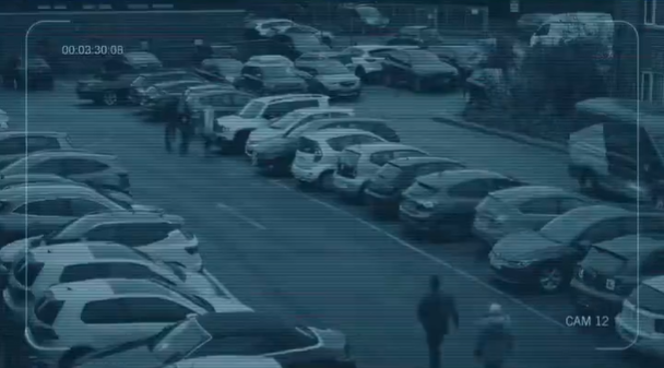 ABD'de Senato Adayı Seçim Reklamında Gözetleme Kamerasını Tüfekle Vurdu