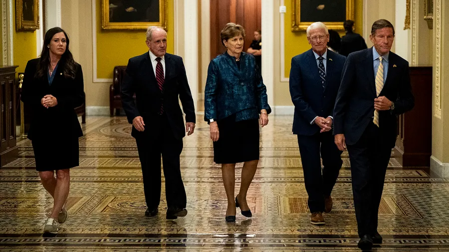 ABD Senatörlerinden Rusya'ya Demokrasi Desteği Çağrısı