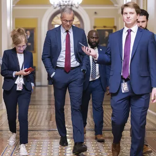 ABD Senatosu hükümetin kapanmasını önleyecek geçici bütçeyi onayladı