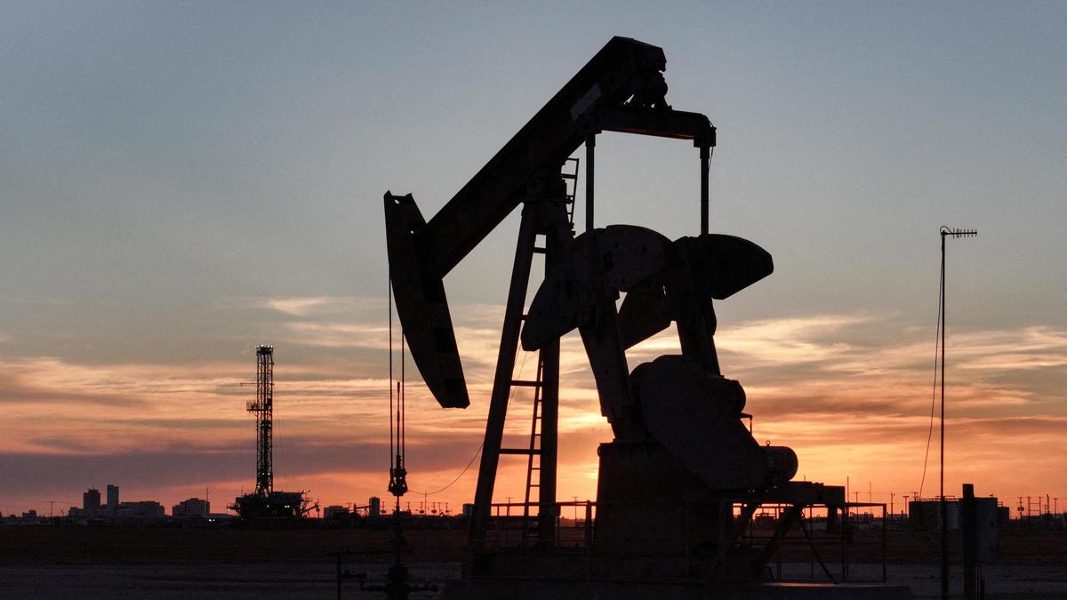 ABD Senatosu, Rus petrolü alan Hindistan ve 4 ülkeye %100 gümrük vergisi öngören yasa tasarısı sundu