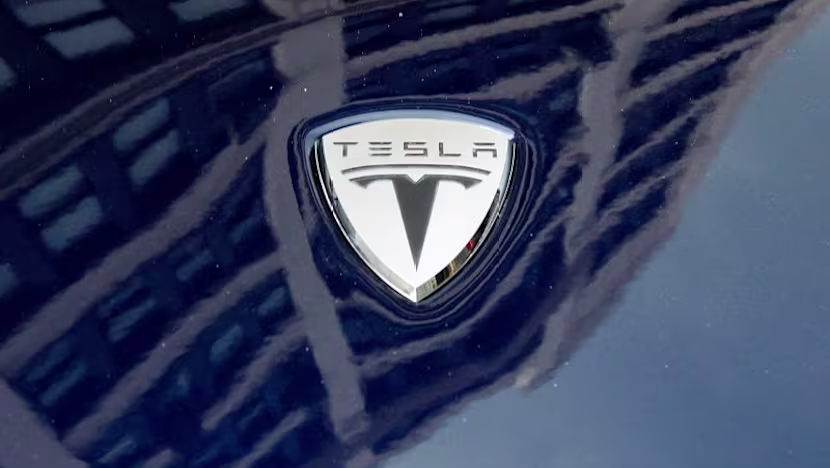 ABD, Teksas'ta eve çarpan ölümcül Tesla kazasını soruşturuyor