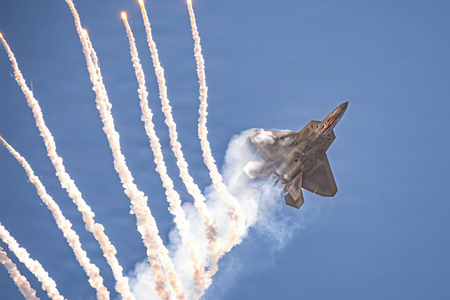 ABD Temsilciler Meclisi F-22'lerin Emekliye Ayrılmasını 2032'ye Kadar Yasakladı