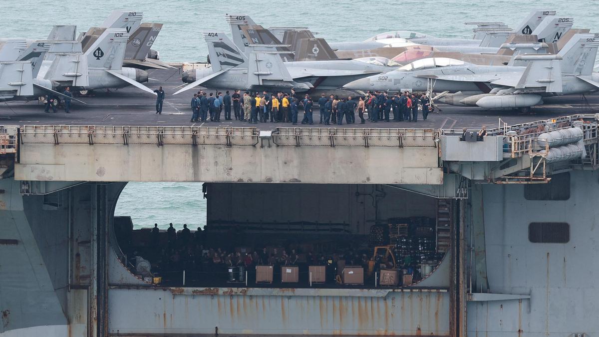 ABD uçak gemisi Lincoln 286 gün sonra Tayland'da