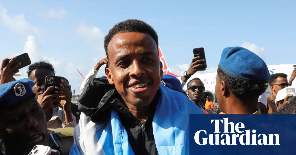 ABD vizesi reddedilen Somali asıllı hakeme ülkesinde kahraman karşılaması