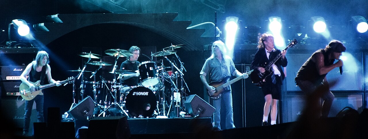 AC/DC, ABD Turnesinde Her Durakta Pop-Up Mağazaları Açıyor