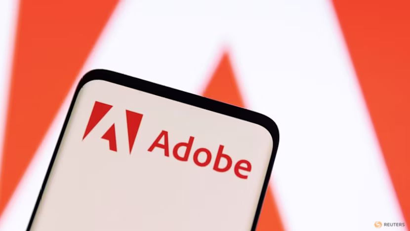 Adobe yıllık tahminleri yükseltti, CFO'nun istifası büyüme stratejisi konusunda belirsizlik yarattı