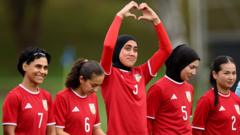 Afgan kadın futbol takımı, 8 bin mil uzakta bir araya geldi