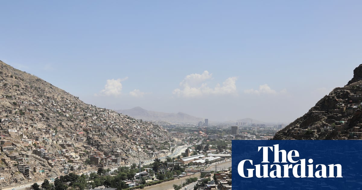 Afganistan'da kamyon kazası: 10'u çocuk 18 ölü
