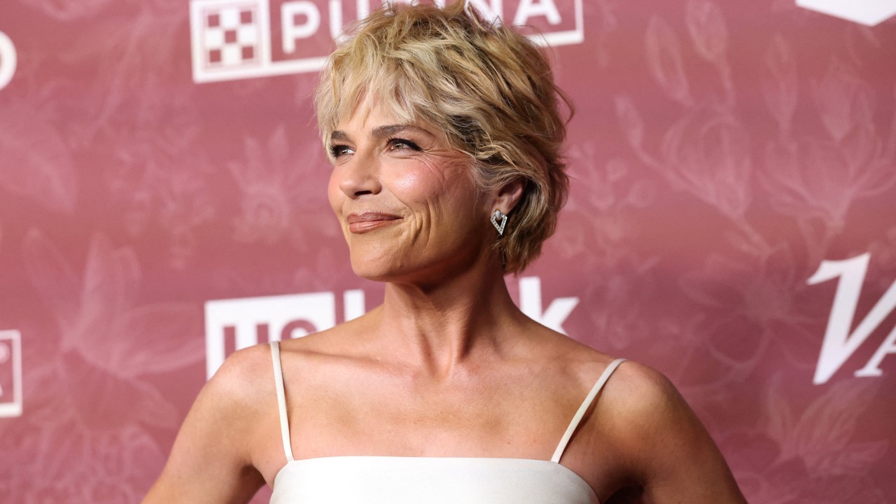 Aktris Selma Blair Uçakta Saldırgan Yolcu Krizi Sonrası Gözaltında