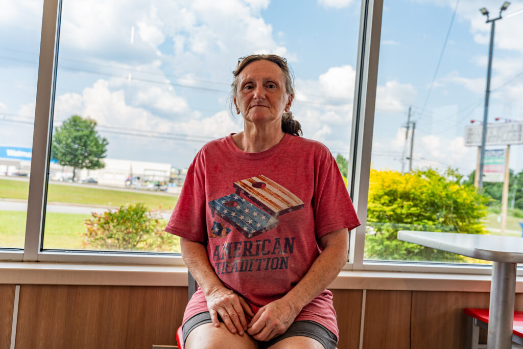 Alabama'da Çöp Faturası Yüzünden Kelepçelenen Kadın: Yalnız Değil