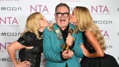 Alan Carr NTAs'ta Hangi Diziyle Ödül Aldı? Haftalık Haber Testi