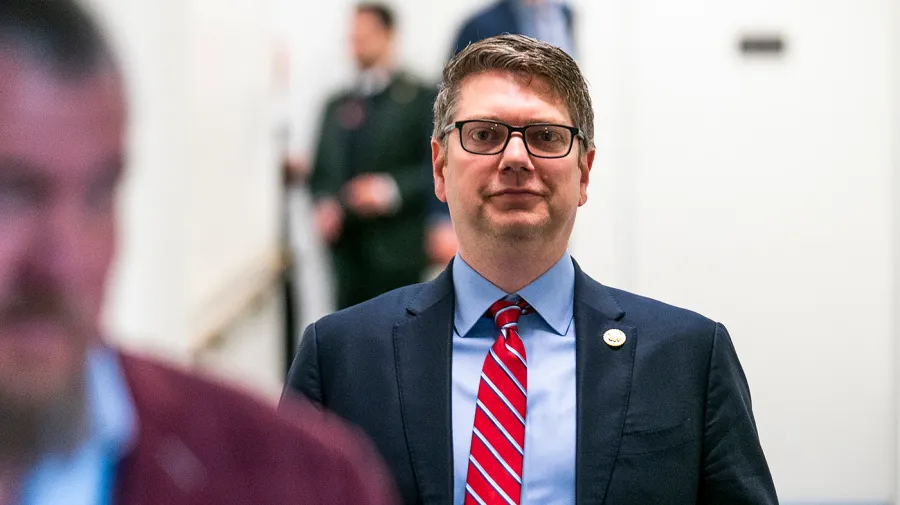 Alaska'da Bağımsız Aday Bill Hill Kongre Yarışında Öne Çıktı