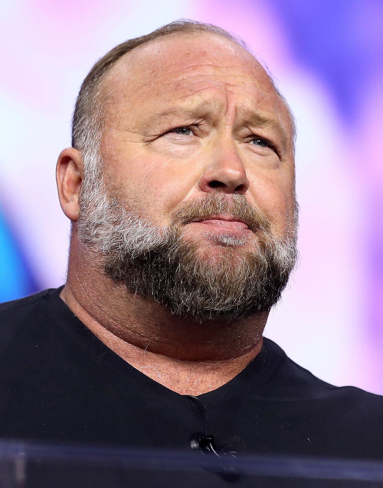 Alex Jones'a 50 milyon dolarlık ceza 1,5 milyona düşürüldü