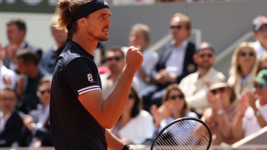 Alexander Zverev, Mensik'i Elinde Tutarak Paris'te Finale Yükseldi