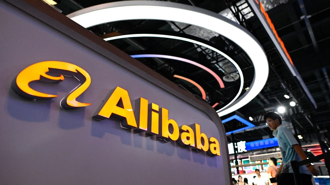 Alibaba hisseleri %12 yükseldi: Yapay zeka ve T-Head çipleri büyüme umutlarını artırdı
