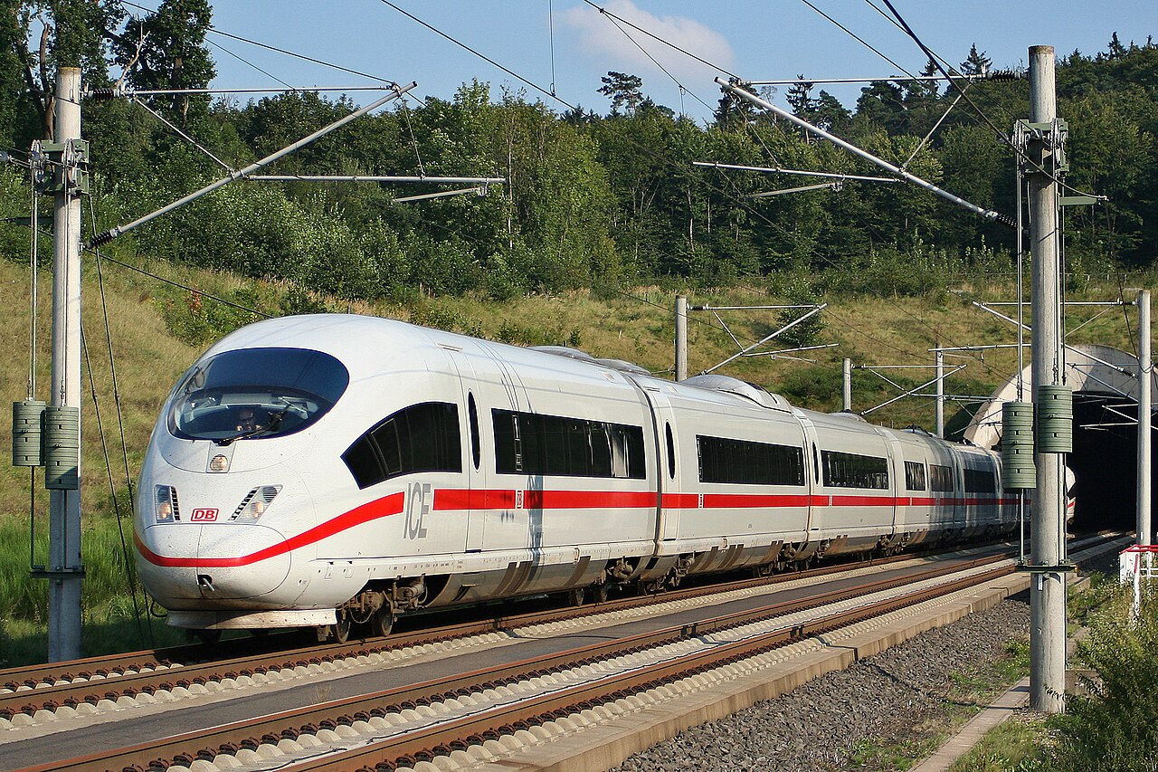Alman demiryolları siber krizde: Tüm tren seferleri durduruldu