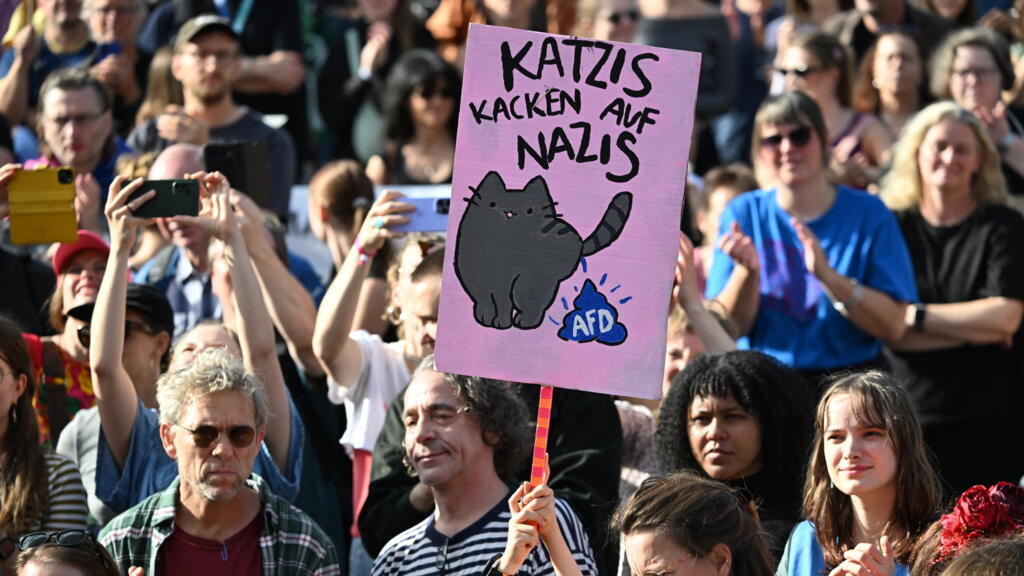 Almanya'da 150 Bin Kişi Aşırı Sağcı AfD'ye Karşı Yürüdü
