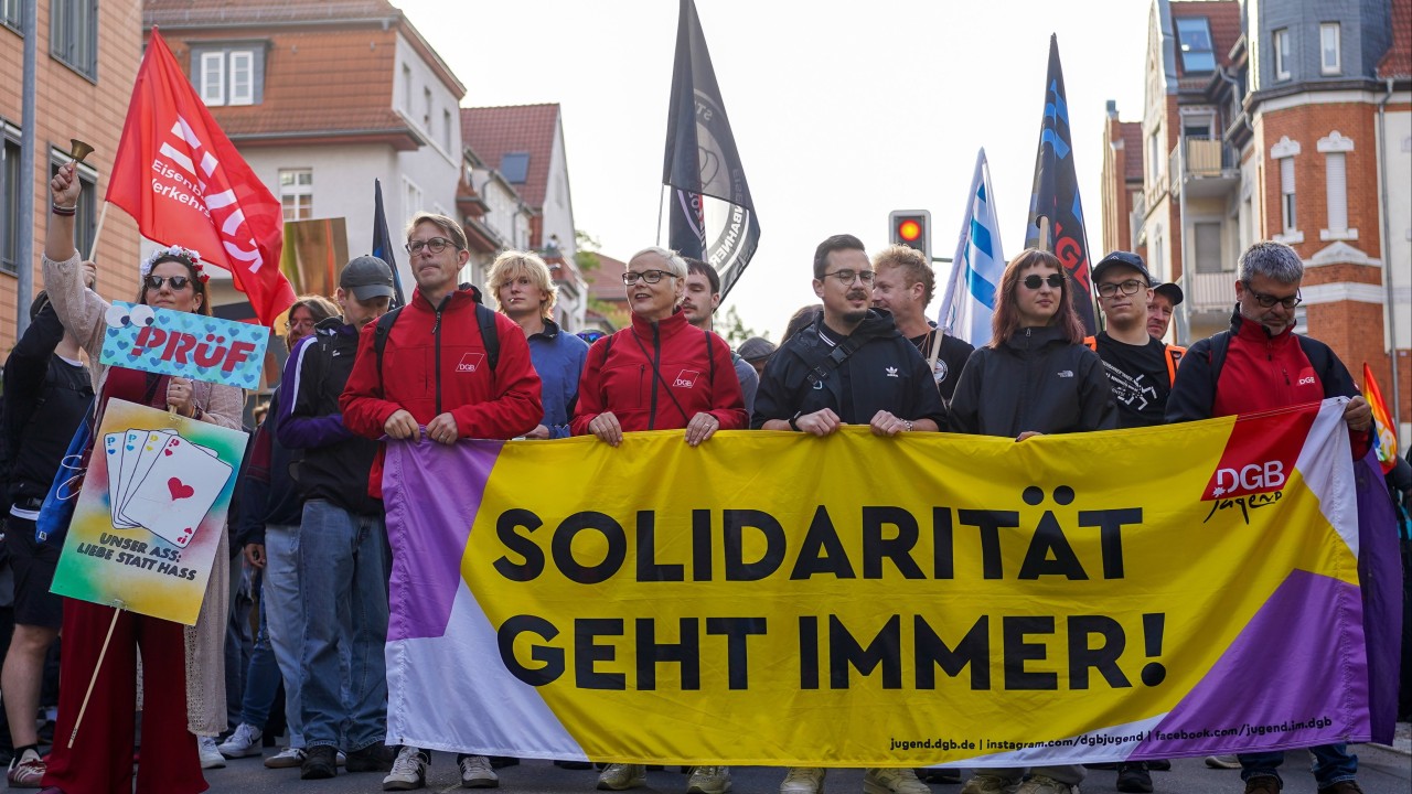 Almanya'da AfD protestoları: Binlerce kişi aşırı sağa karşı sokaklara indi