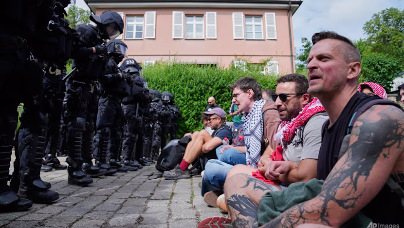 Almanya'da AfD Yükselişine Karşı Binler Sokakta