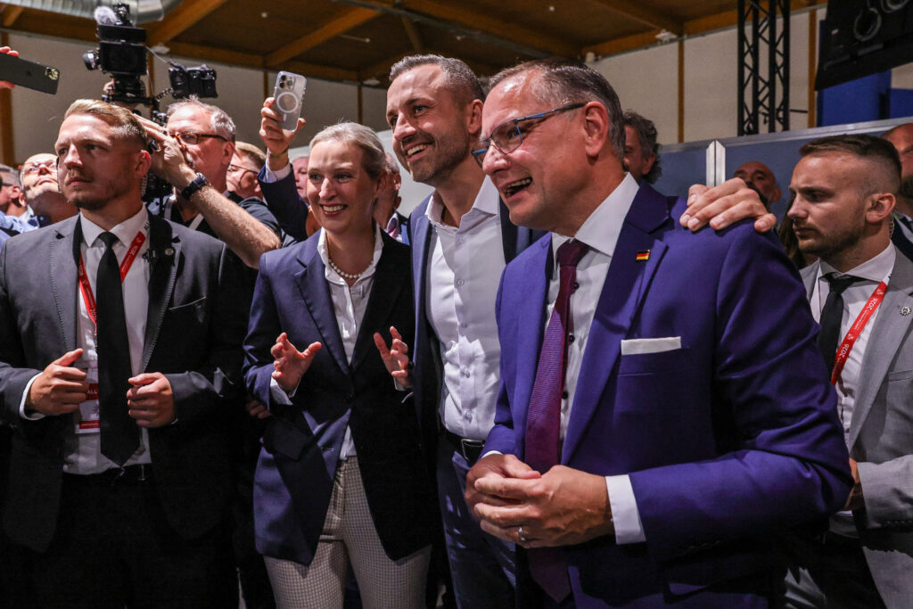 Almanya'da Aşırı Sağın Gülümseme Stratejisi