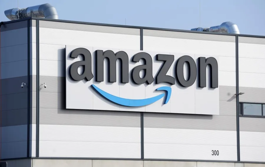 Amazon kargo uçağı Miami'de pisti aştı: Yoğun duman yükseldi