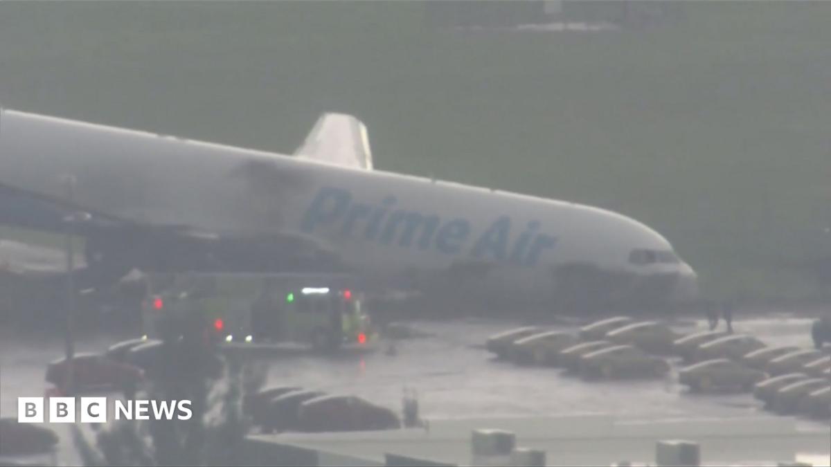 Amazon Kargo Uçağı Miami'de Pistten Çıktı: Hasar Görüntülendi