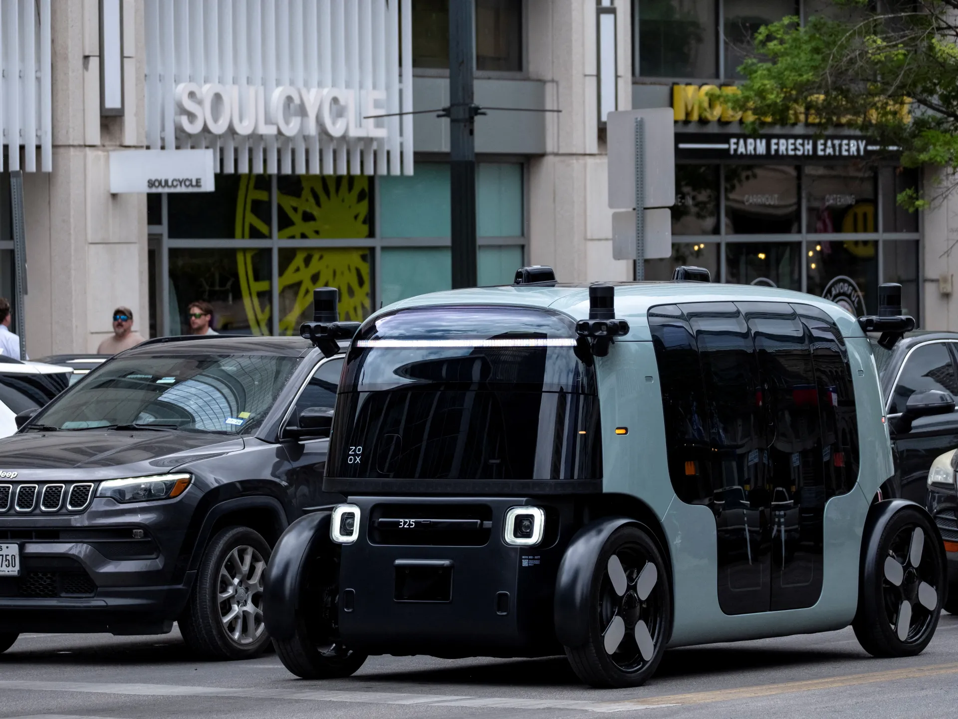 Amazon'un Zoox'u direksiyonsuz robotaksiler için ABD onayı aldı