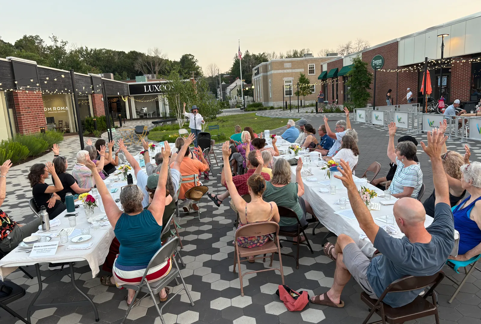 Amerika'da potluck partileri yeniden popüler: Yalnızlığa karşı topluluk yemekleri