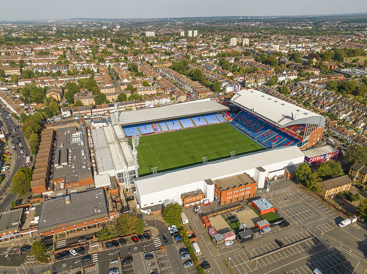 Amerikalı milyarderler Crystal Palace'ı satıyor