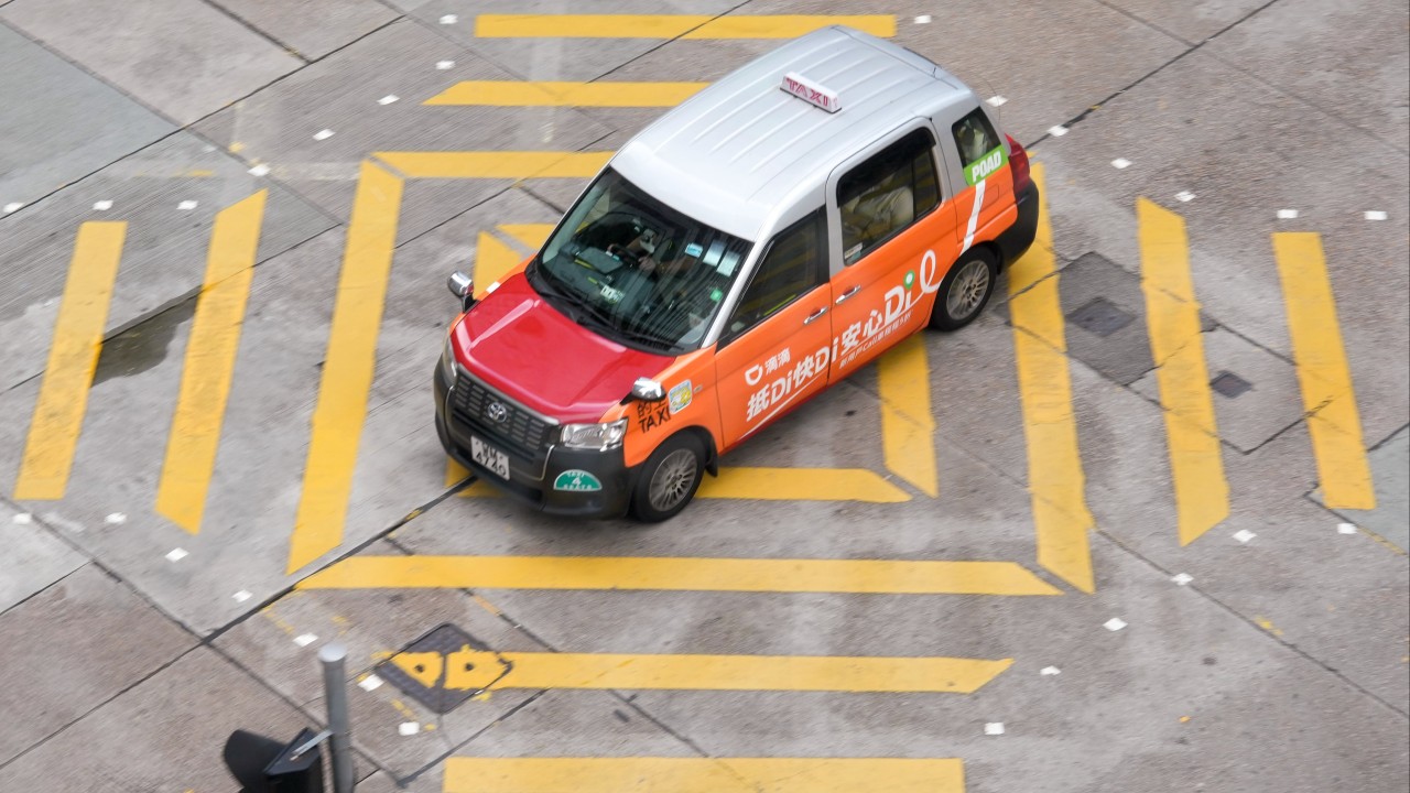 Anakara devleri Hong Kong'da taksi sayısını 10 binle sınırlama planını destekliyor