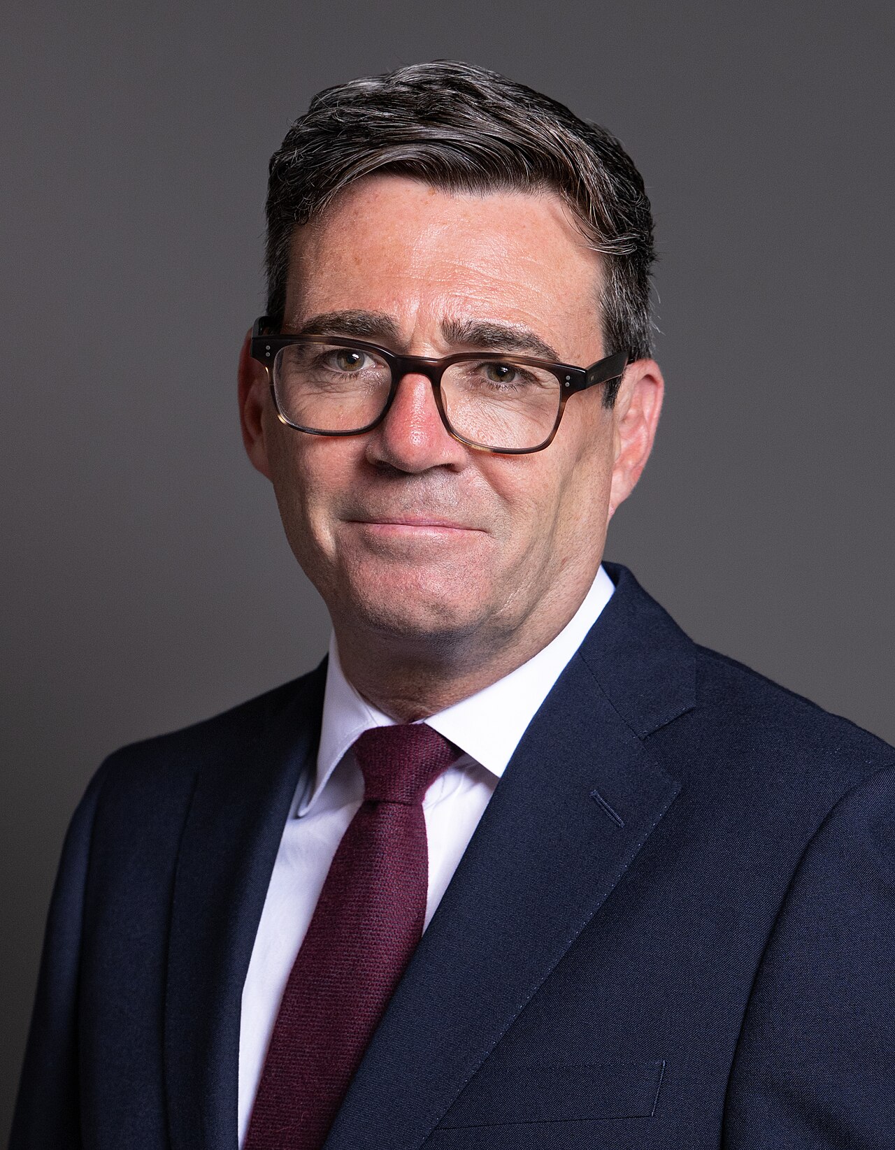 Andy Burnham İngiltere’nin Kırık Ekonomisini Onarabilir Mi