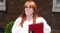 Angela Rayner: İşçi Partisi'nin savaşçısı yeniden yükseliyor