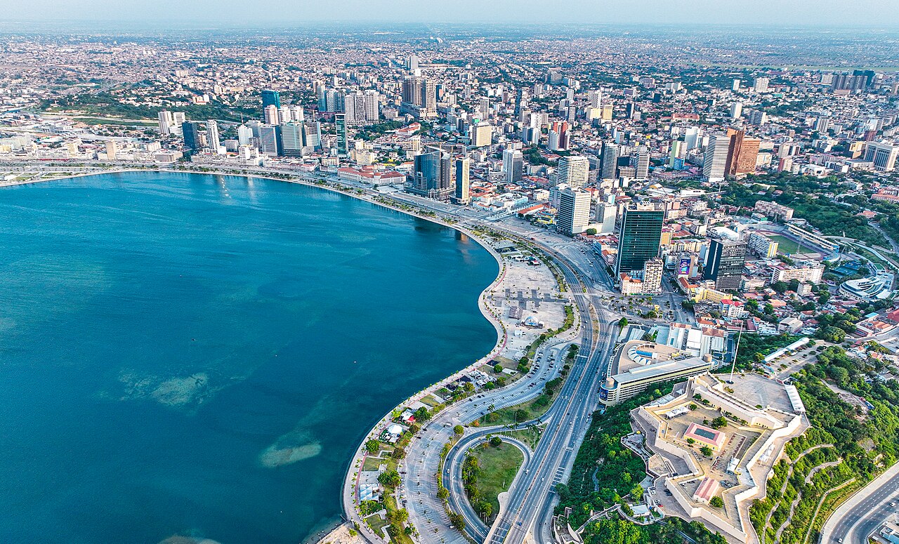 Angola Günlük 1 Milyon Varil Petrol Hedefliyor
